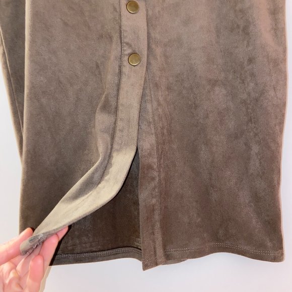 High-Wasted Buttoned Down Suede Skirt | Beige - Picture 3 of 5